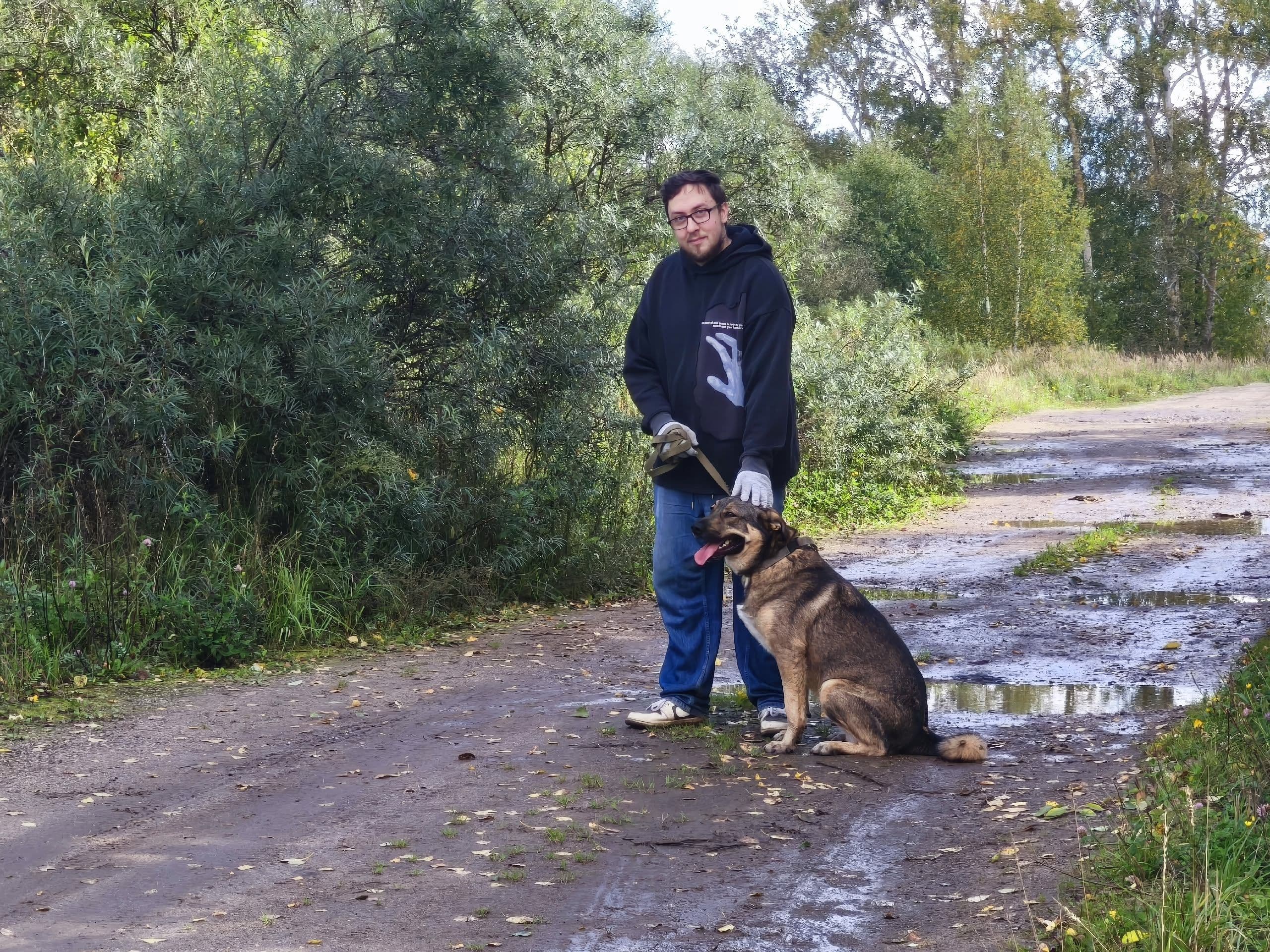В минувшие выходные в "Светлом" с собаками работал кинолог. При помощи волонтеров, которые откликнулись и приехали,…